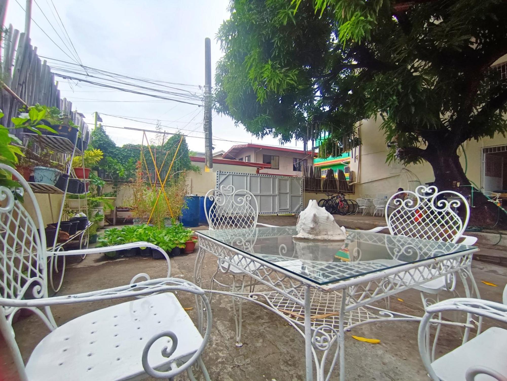 Paranaque City Bed And Brewhouse Sucat Bed & Breakfast エクステリア 写真